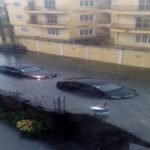 LAGOS FLOOD SUBMERGES ROADS, HOUSES, CARS LEAVING MANY PEOPLE STRANDED